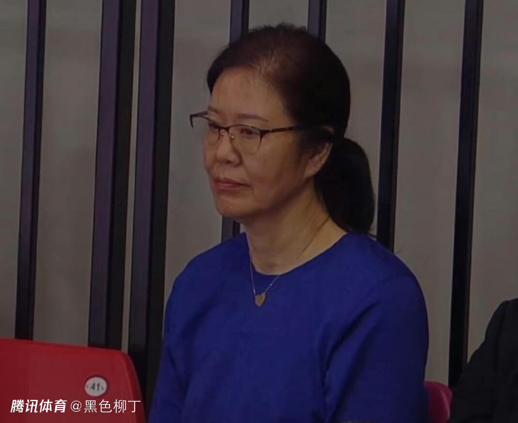 女讲师